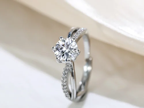 Female adjustable ring size 6 7 8 9 10 fast shipping 2 to 5 days with full tracking number .100% delivery assurance.